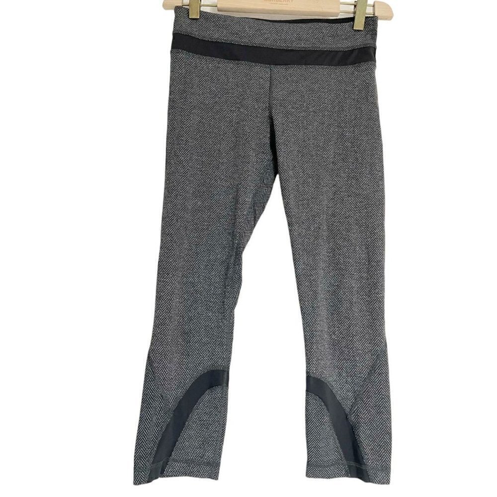Lululemon 6 Cropped Leggings Athletic